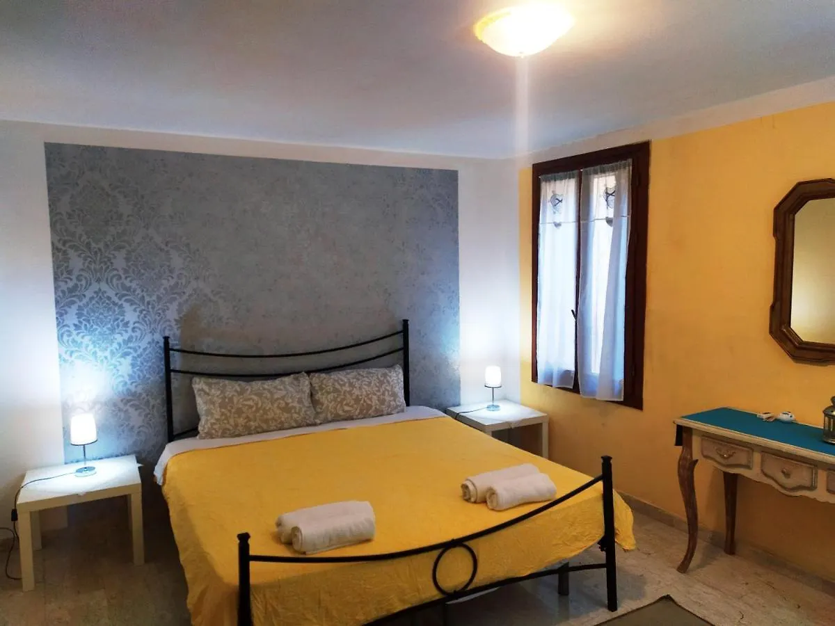 Guest house Two Steps From Rialto Bridge Hotel Venice Italy
