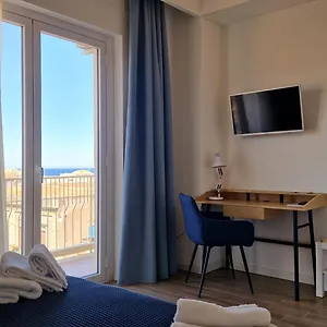 orlando-rooms.taorminaitalyhotels.com/