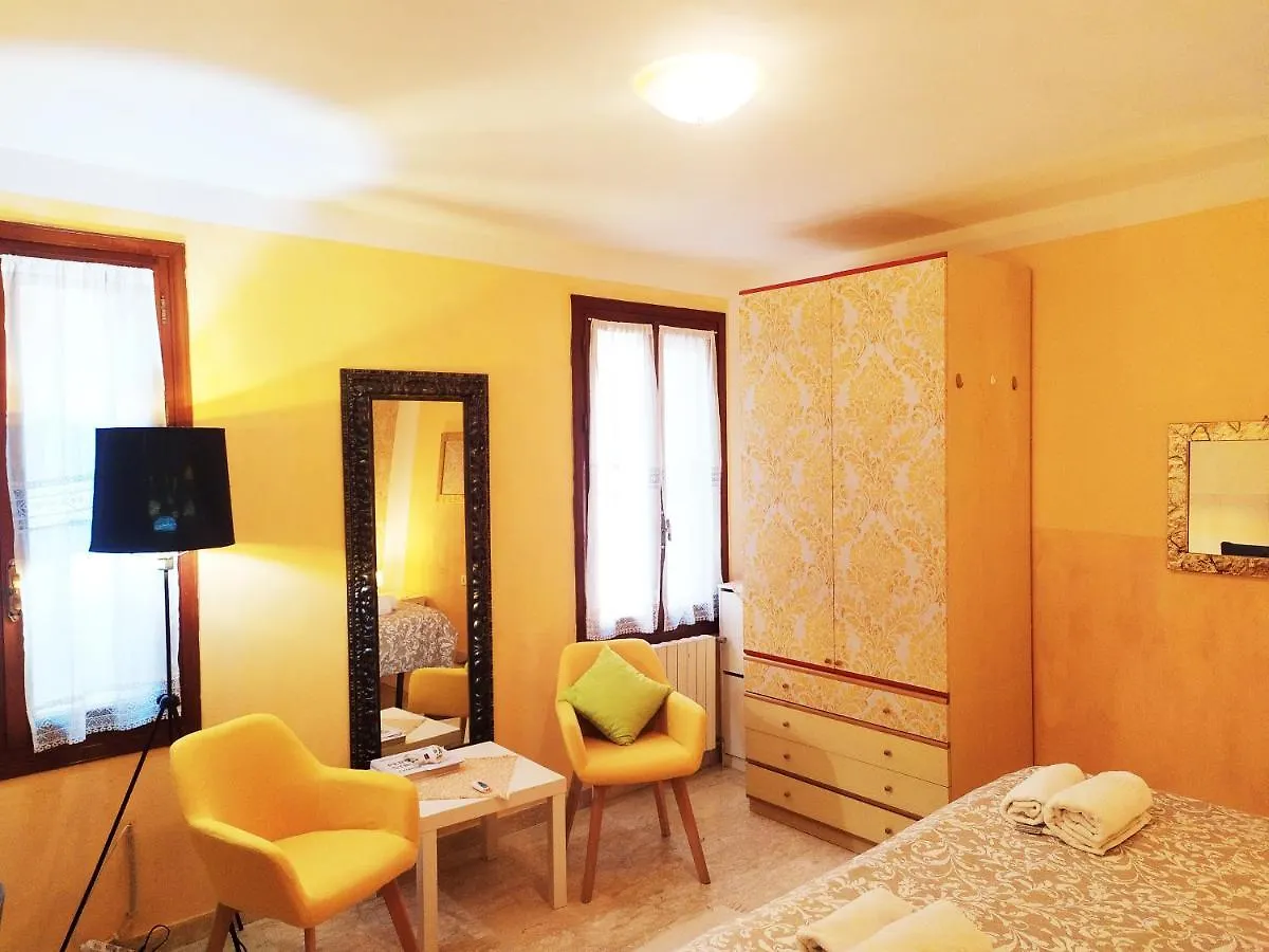 Hotel Two Steps From Rialto Bridge Venedig Gasthof