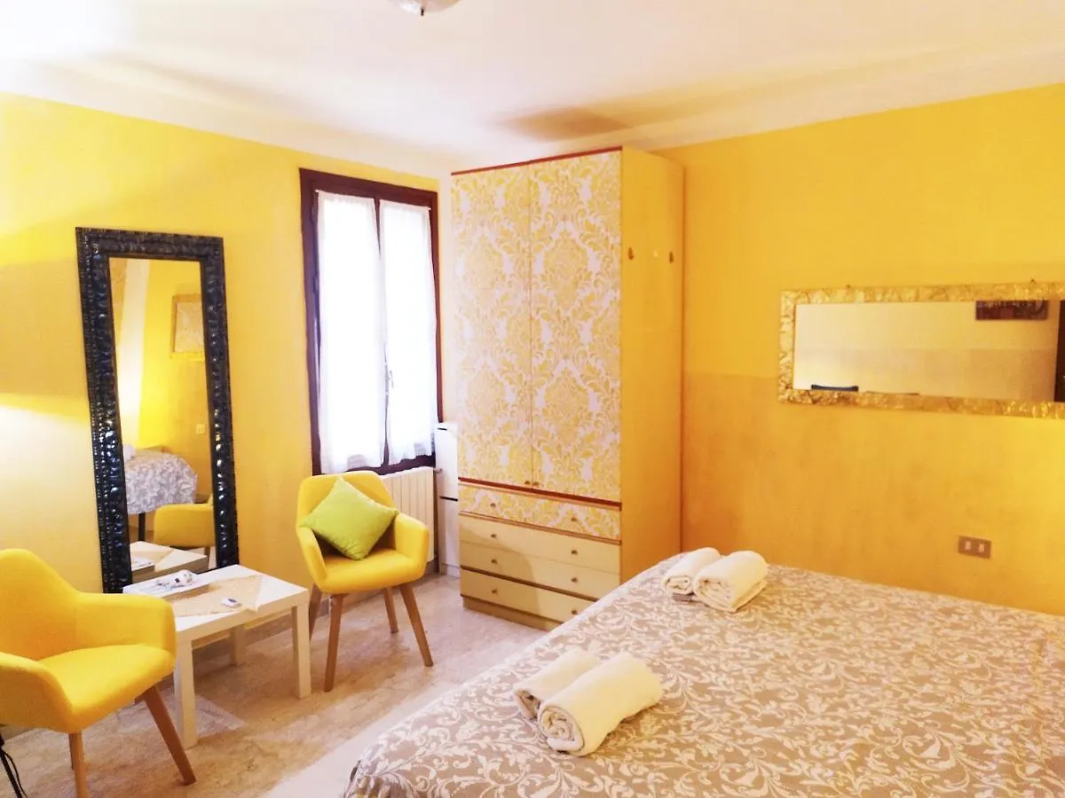 Gasthof Hotel Two Steps From Rialto Bridge Venedig